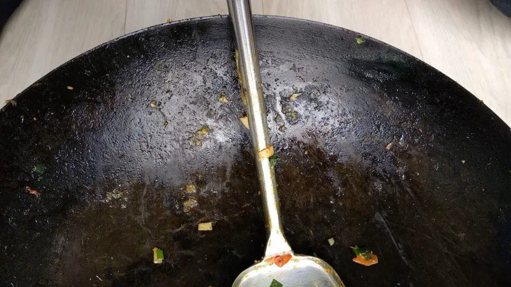 Burned food in carbon steel wok, How to clean burned wok