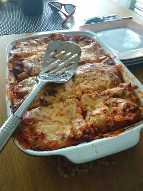 baked lasagna with cheese