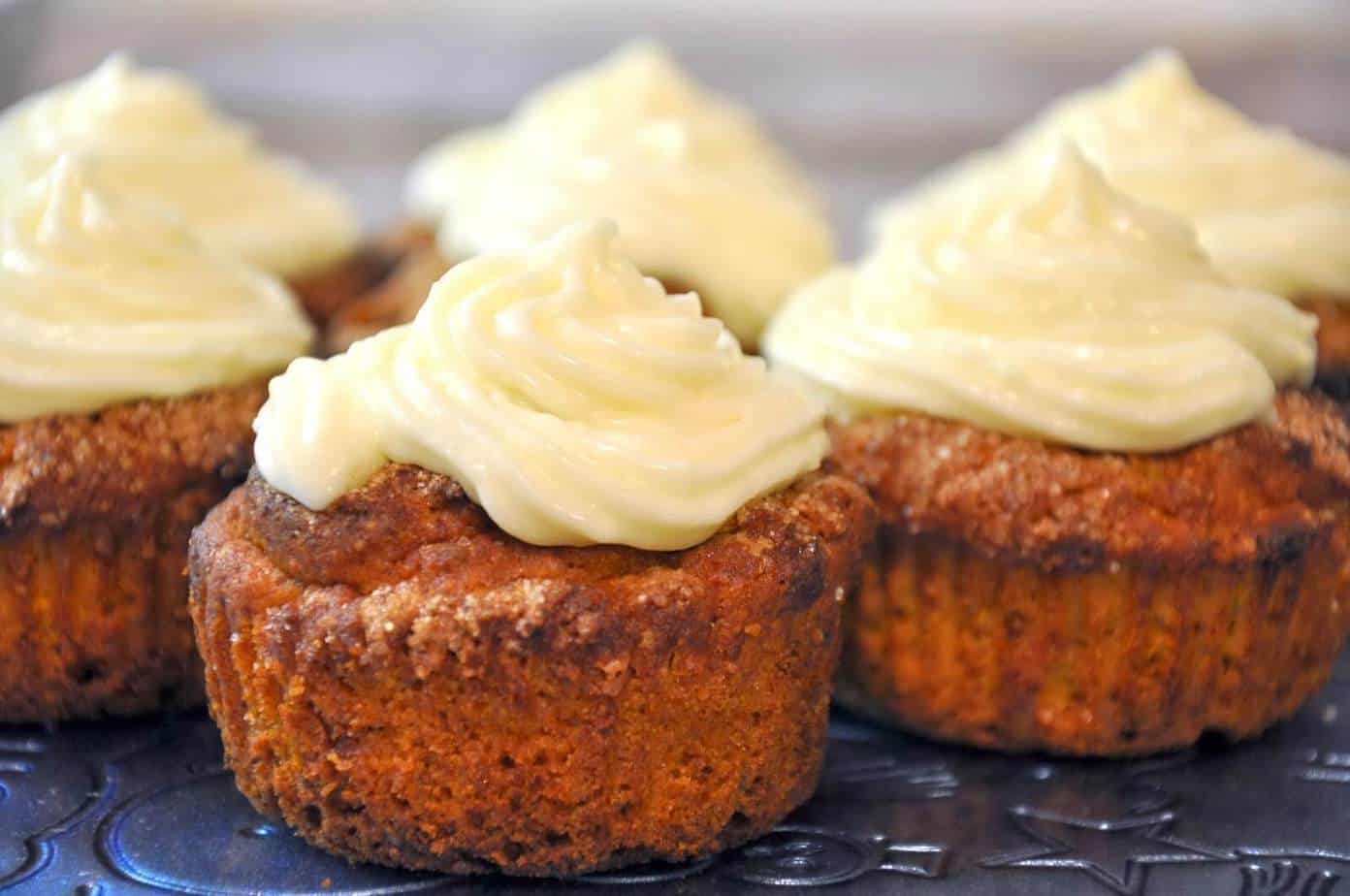 Muffins with cream cheese frosting