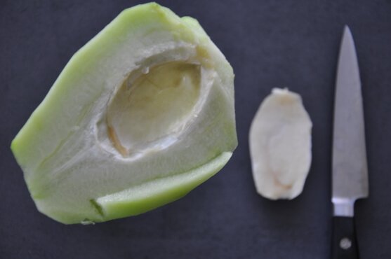 how to deseed chayote