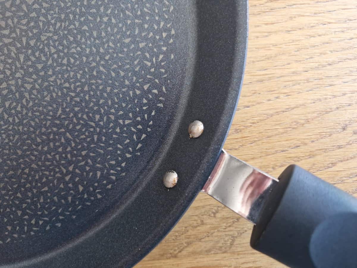 How to season titanium pan